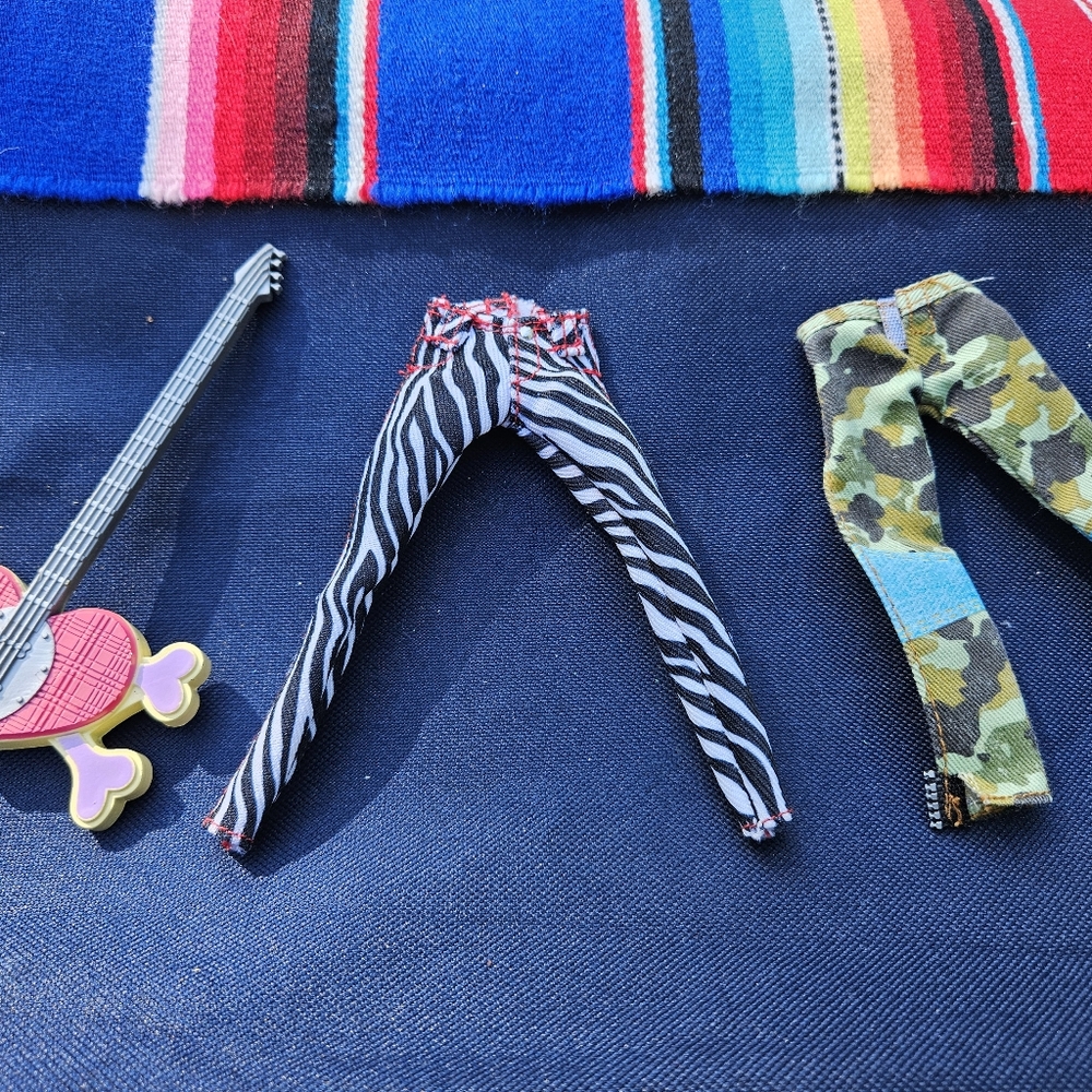 Bratz accessories/clothes bundle